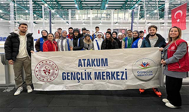 Samsun'da gönüllüler buz pateni yaptı
