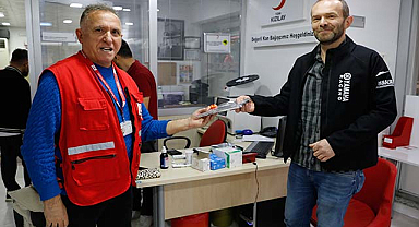 Samsun'da kan bağışı yapanlara cumhuriyet temalı kitap hediye