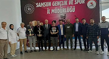 Samsun'da öğretmenler satrançta yarıştı