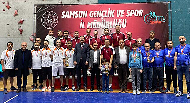 Samsun'da şampiyon Emrullah Efendi Ortaokulu