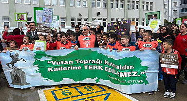 Samsun'da TEMA temsilcileri ve öğrencilerden "Toprağa Saygı" yürüyüşü