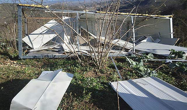 Samsun Salıpazarı'ndaki fırtına maddi hasara sebep oldu