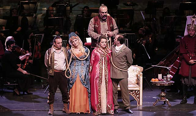 Saraydan Kız Kaçırma 4 Aralık’ta operada