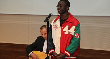 Senegalli öğrencilerden 'Sarı gelin' türküsü