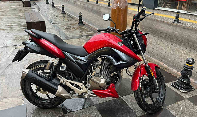 Sinop'ta motosiklet ve motokuryelere fırtına yasağı