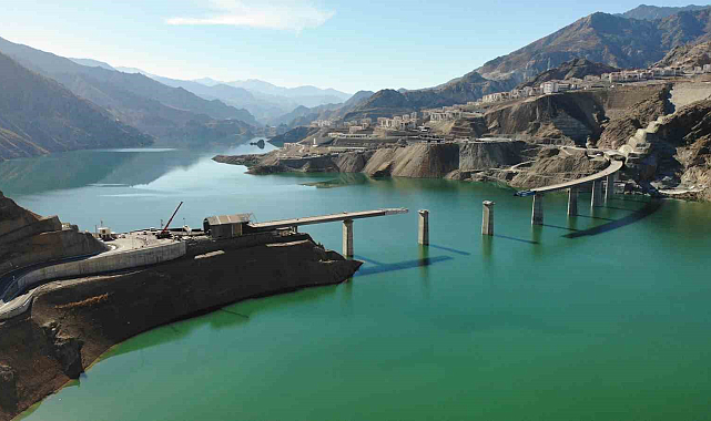 Yusufeli'nde baraj tamamlandı sıra viyadükte