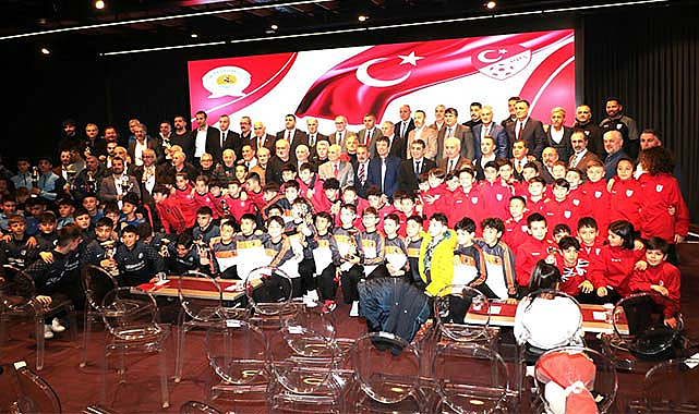 Amatör futbolda ödül gecesi düzenlendi