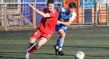 Atakum Belediyespor U18'de 3-1'lik zaferle parlıyor!