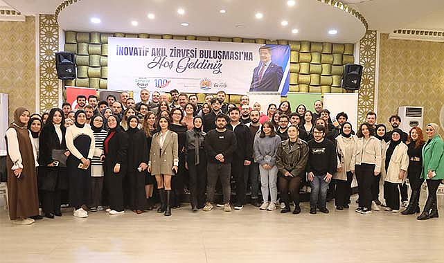 Atakum gençleri Başkan Deveci'ye projelerini anlattı