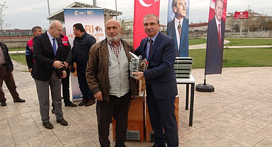 Bafra'da arıcılara kovan ve malzeme desteği