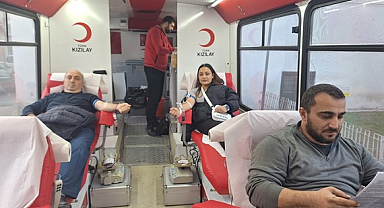 Bafra'da gezici kan bağış aracıyla kan bağışı kampanyası