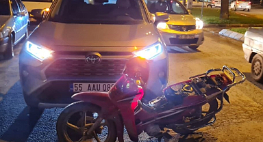 Bafra'da otomobil-motosiklet çarpışması!