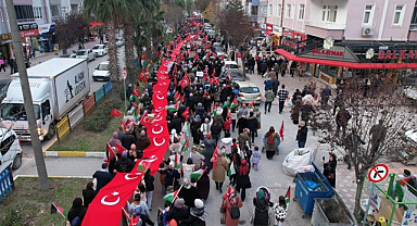Bafra'da yüzlerce kişi Filistin'e destek için yürüdü