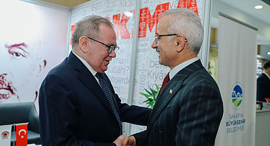 Bakan Abdülkadir Uraloğlu, Samsun Büyükşehir standını ziyaret etti