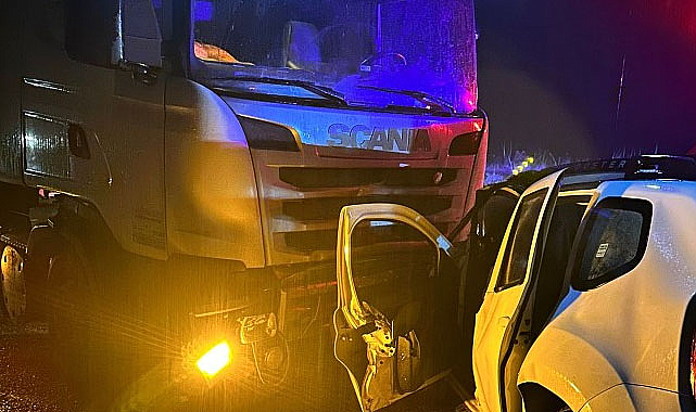 Balıkesir'de feci kazada 3 kişi can verdi