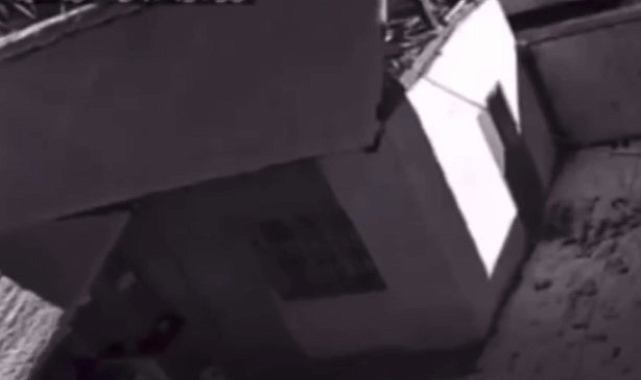 Gümüşhane'nin Kelkit ilçesinde yaşanan deprem güvenlik kameralarına yansıdı