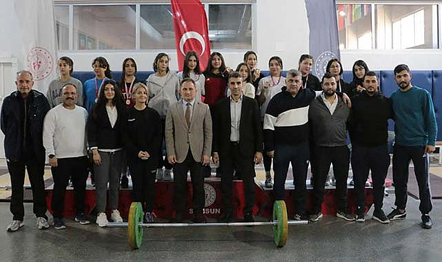 Halterde madalyalar sahiplerini buldu