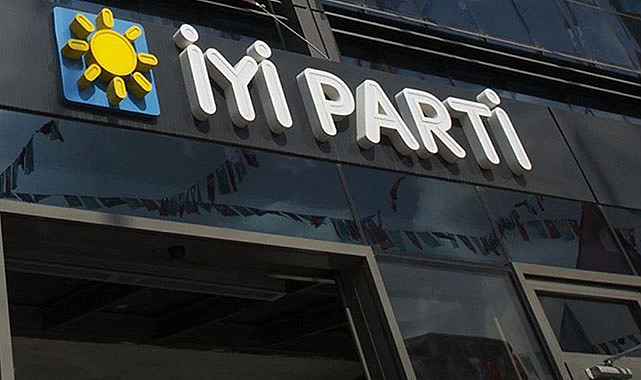 İYİ Parti'nde toplu istifalar sürüyor!
