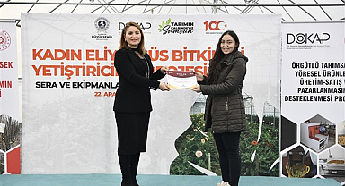 Kadın eliyle süs bitkisi yetiştirilmesi için ekipman desteği