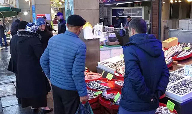 Karadeniz'de hamsinin fiyatı düştü