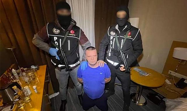 Kırmızı bültenle aranan silahlı organize suç örgütü lideri İstanbul'da yakalandı