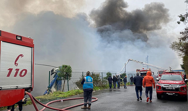 Lojistik fabrikasında feci yangın!