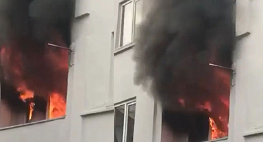 Mutfaktaki yemek daireyi kül etti