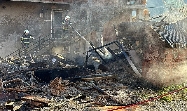 Samsun'da ahırdaki yangın eve sıçramadan söndürüldü
