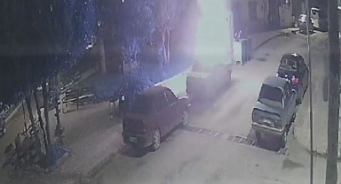 Samsun’da alev alan otomobile küle döndü!