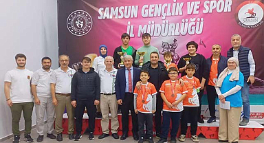 Samsun'da gençler satrançta kapıştı