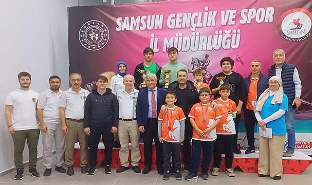Samsun'da gençler satrançta kapıştı