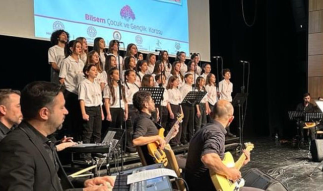 Samsun'da öğrencilerin performansı, izleyenleri büyüledi