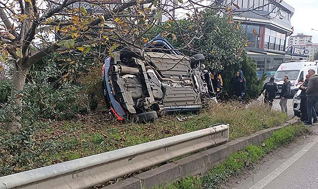 Samsun'da otomobil yoldan çıkıp takla attı!
