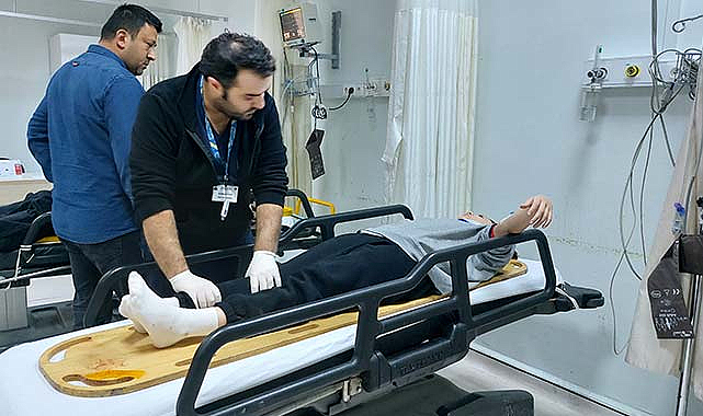 Samsun'da otomobilin çarptığı anne ve kızı yaralandı