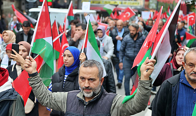 Samsun halkı, İsrail'in Gazze'ye yönelik saldırılarına karşı sokaklara indi