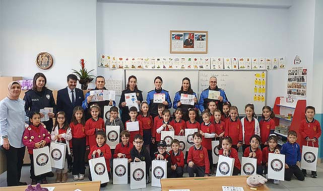 Samsun İl Emniyet Müdürülüğü'nden miniklere yılbaşı süprizi