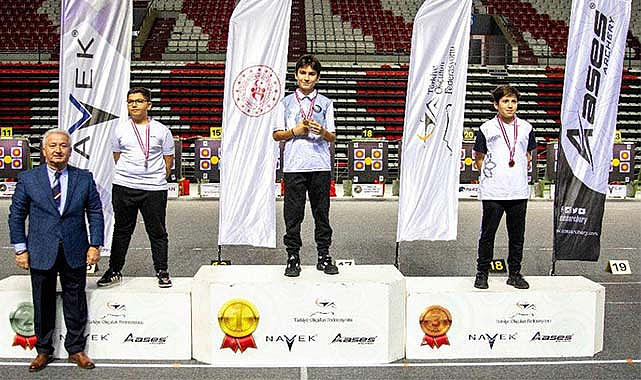 Samsunlu sporcu okçulukta rekor kırdı