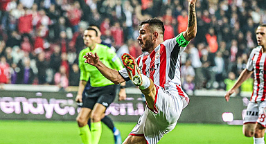 Samsunspor’da Emre Kılınç çıkışta