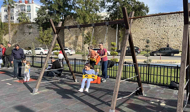 Sinop'ta vatandaşlar güneşli havanın keyfini çıkardı