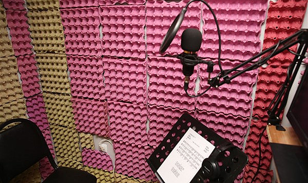 Atık ürünlerden stüdyo yaptılar