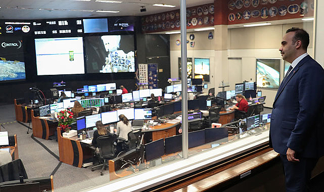 Bakan Kacır, Nasa’nın Uzay Merkezi’ni ziyaret etti