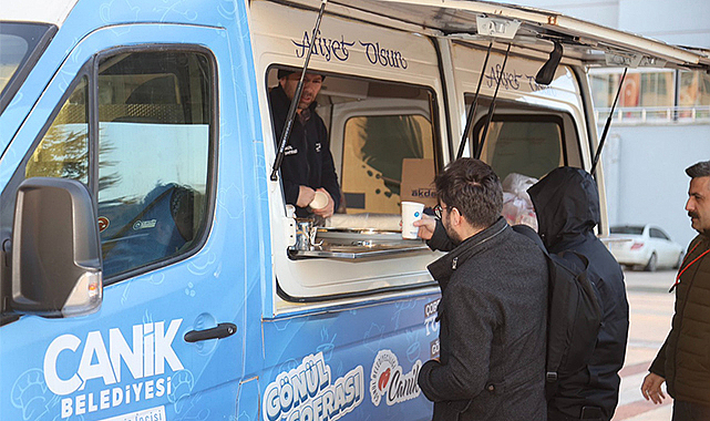 Başkan Sandıkçı'dan öğrencilere sıcak jest!