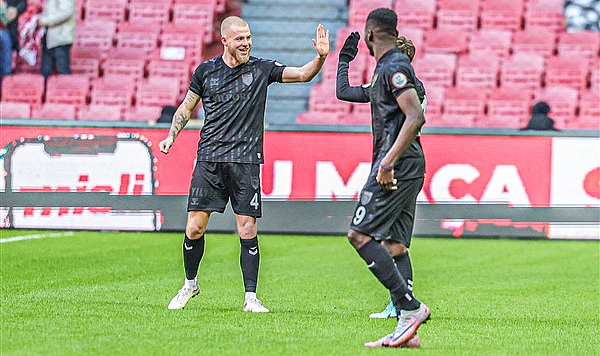 Drongelen şov yaptı