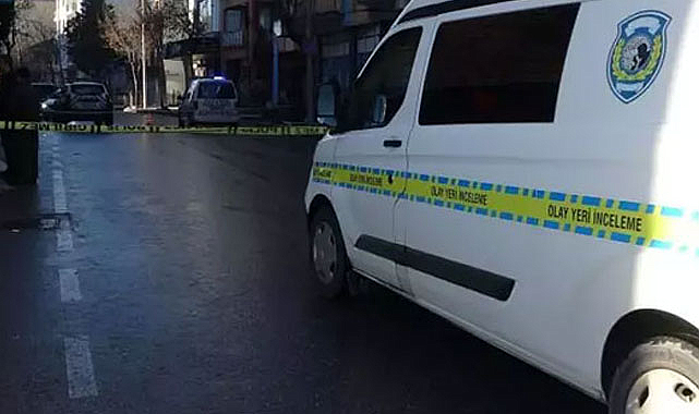 Dükkan sahibi ve kiracı arasında kanlı kavga