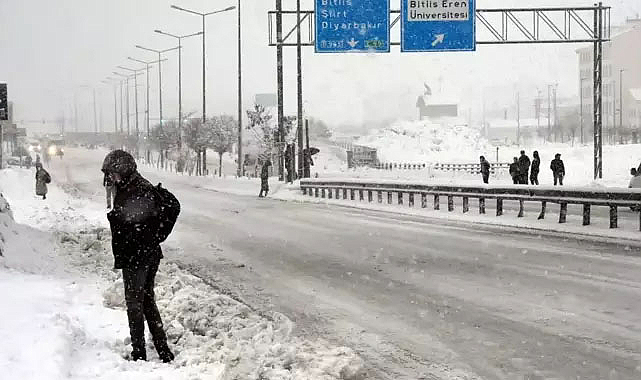 Eğitime kar engeli! 44 köy yolu kapandı