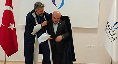 Erhan Usta iktisat doktoru oldu