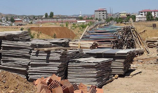 İnşaat malzemesi çalan 3 kişi yakalandı