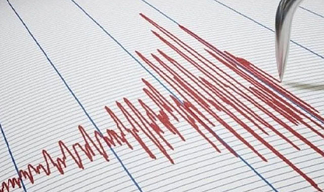 İzmir'de korkutan deprem