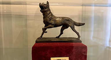 Mustafa Kemal Atatürk'e hediye edilen heykel Samsun'da sergileniyor