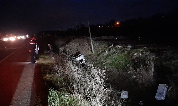 Otomobil kanala uçtu